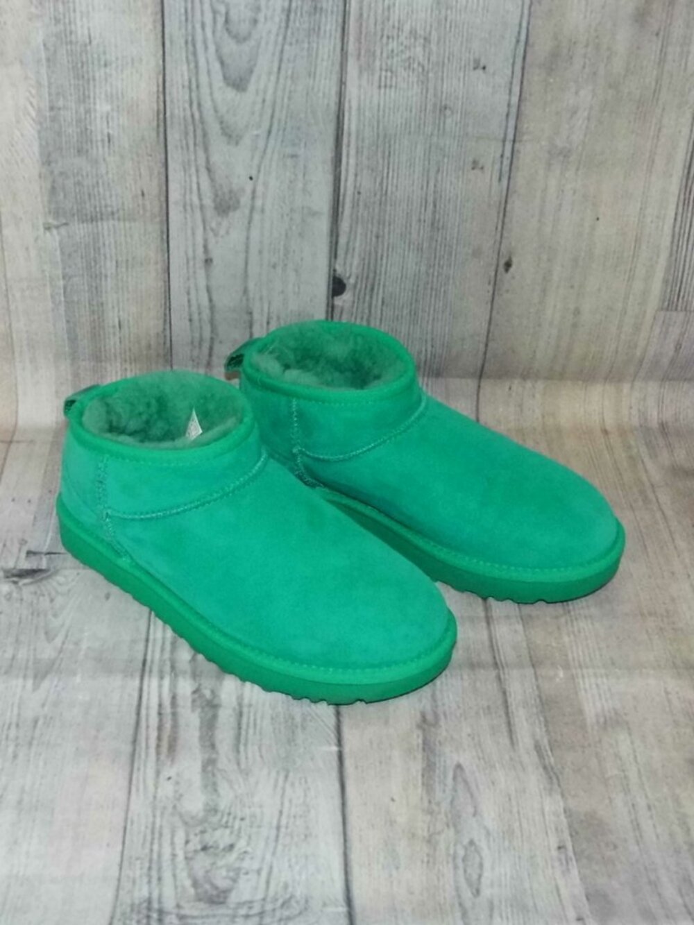UGG Classic Ultra Mini Green Suede/Sheepskin Boots Womens Size 7